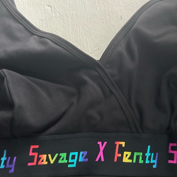 Savage x Fenty black bodysuit. Snap bottom closure. Rainbow logo size 3xl - Picture 3 of 5